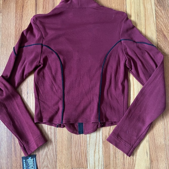 ROUGH RIDER CROPPED TOP - Picture 3 of 3